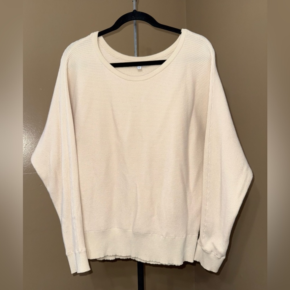 🌼 FASHION NOVA Cream Crew Neck Sweater. Size XL.🌼